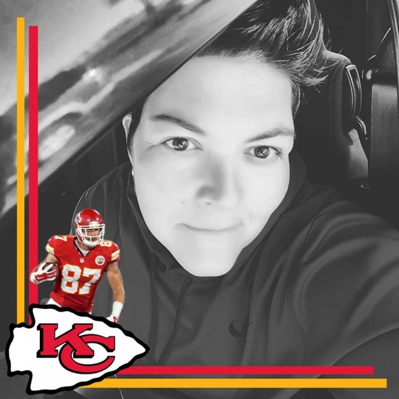 Meet your Posher, Beth - Picture 1 of 1